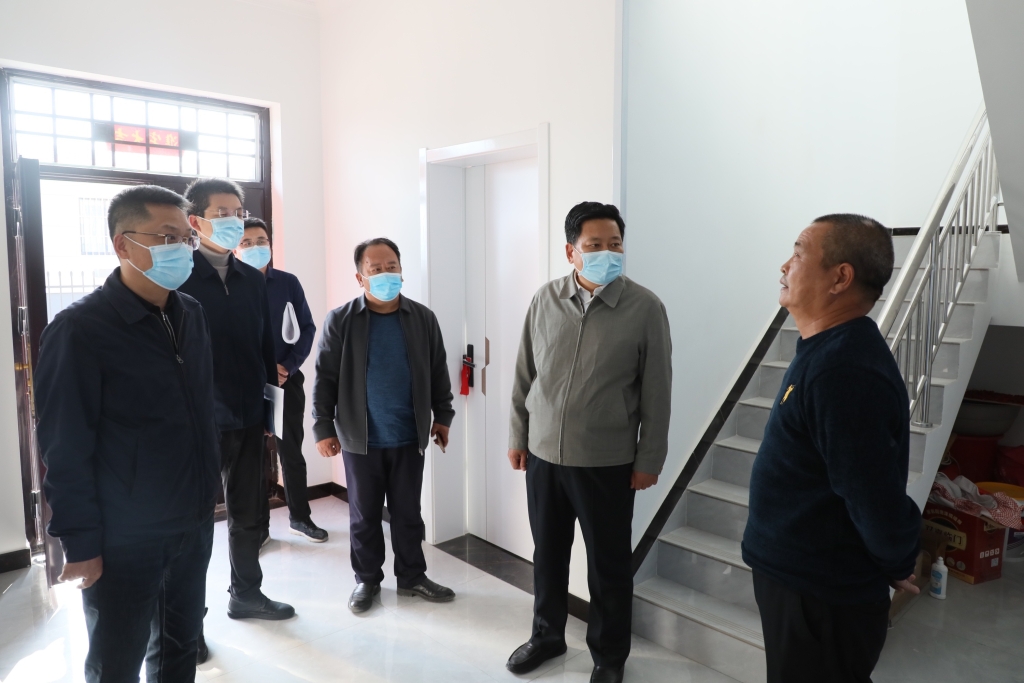 市委书记袁聚平到米河镇调研指导工作