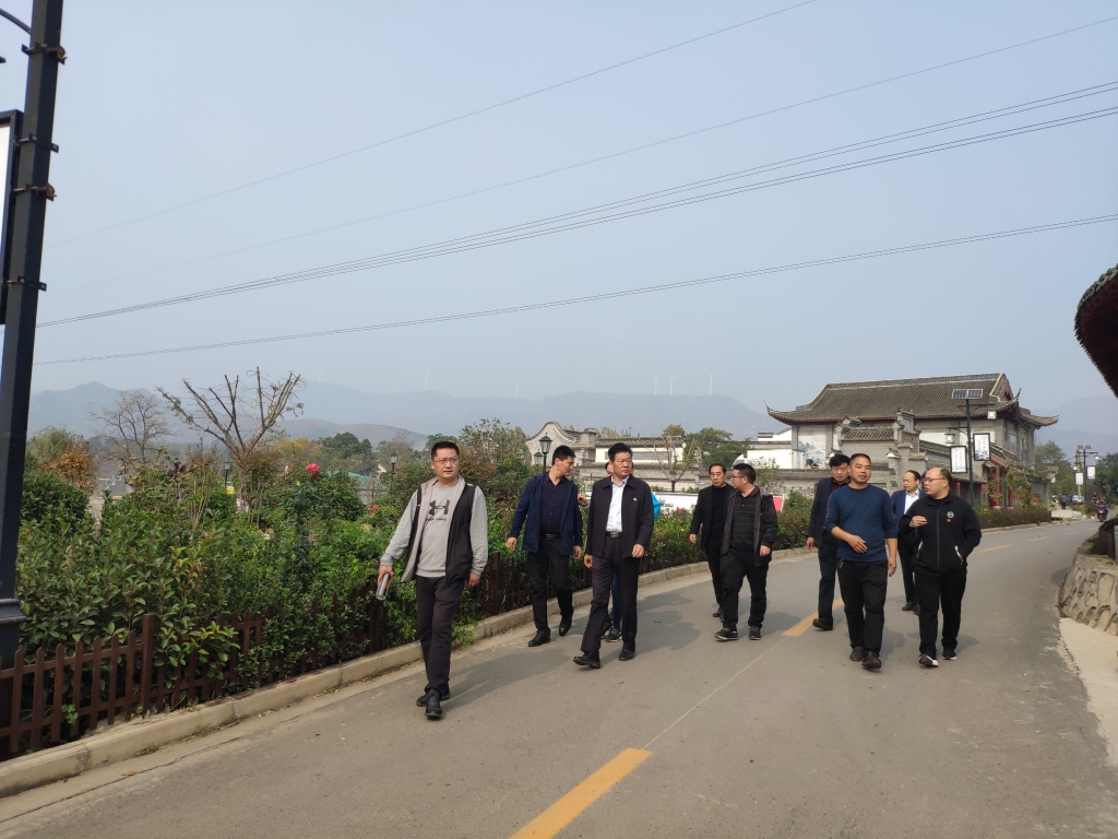 对标先进找差距 学习经验促提升—米河镇开展主题教育参观学习活动