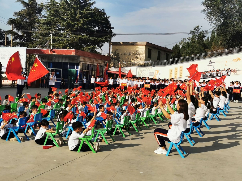 铭记光辉历史   传承红色基因——米河镇开展“护苗”红色研学活动