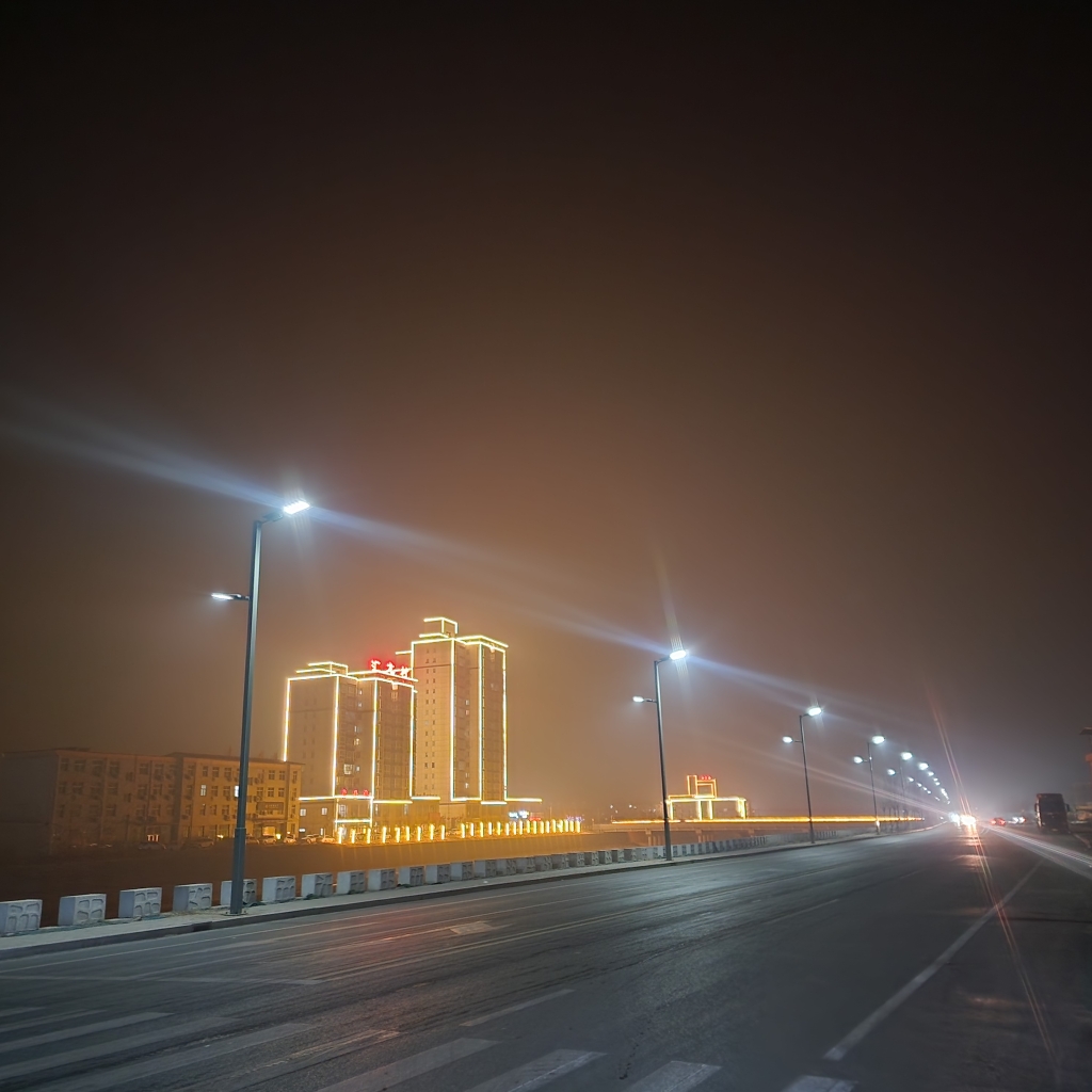 我为群众办实事｜路灯亮化暖民心 照亮新春“幸福路”